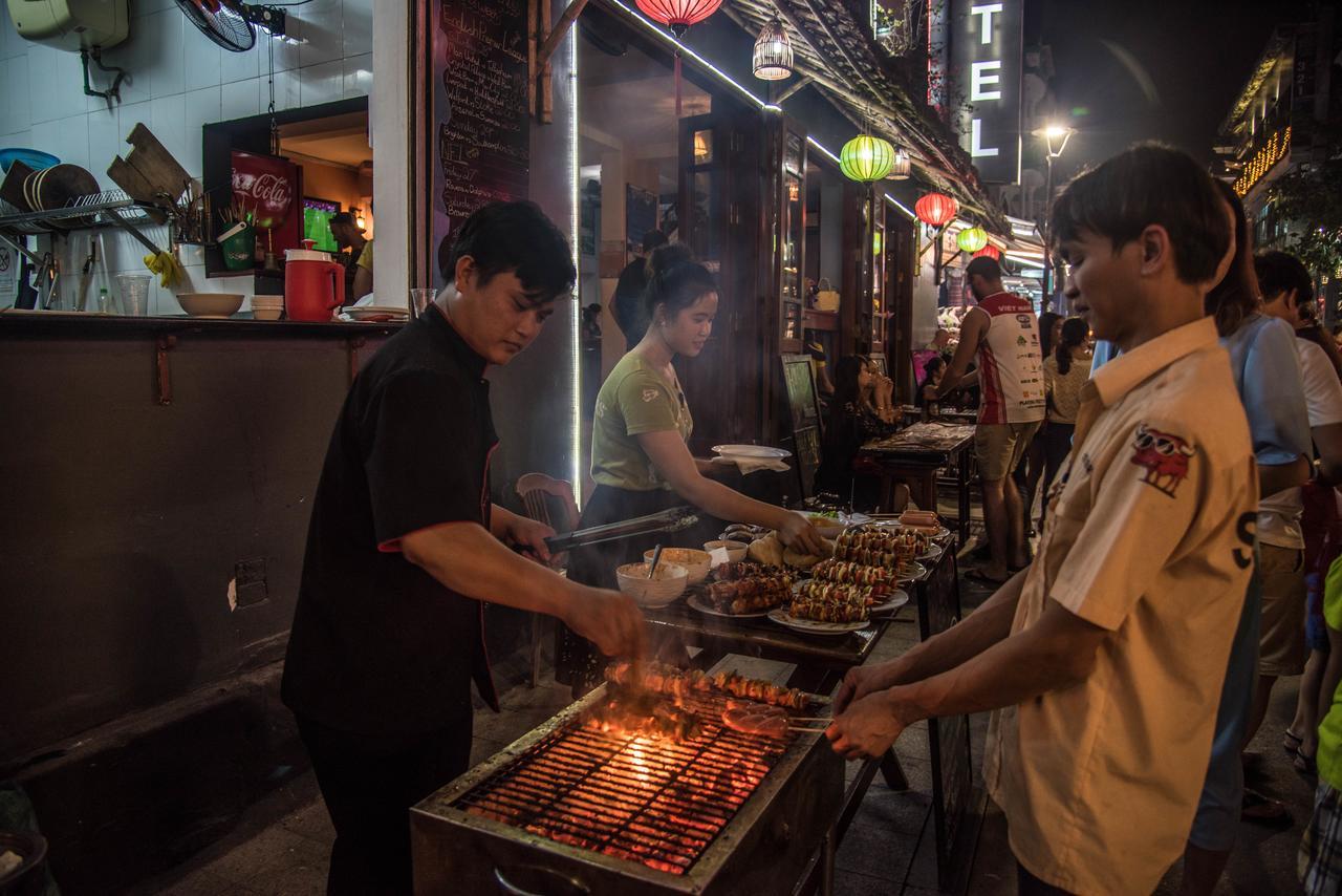 Vietnam Backpacker Hostels - Hue Buitenkant foto