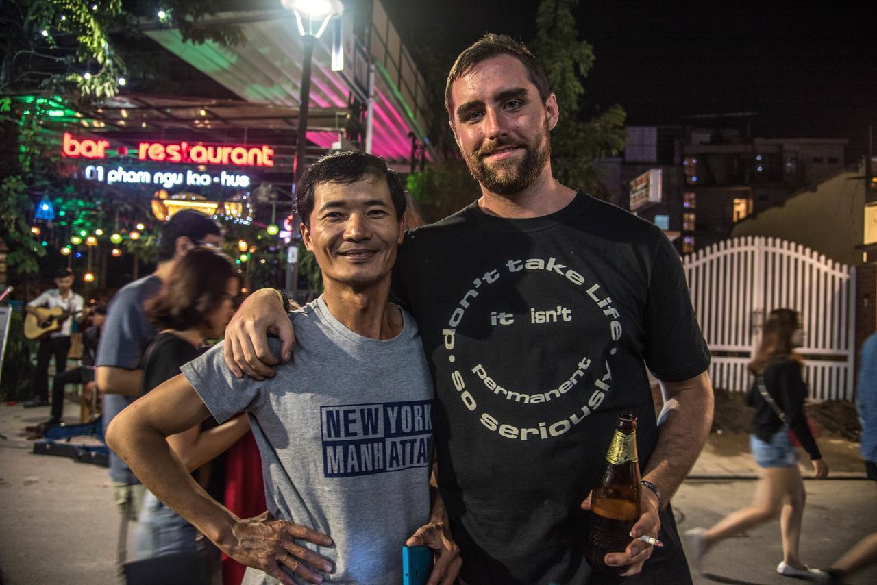 Vietnam Backpacker Hostels - Hue Buitenkant foto