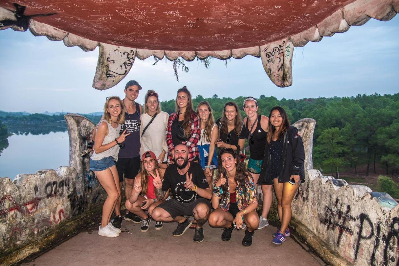 Vietnam Backpacker Hostels - Hue Buitenkant foto