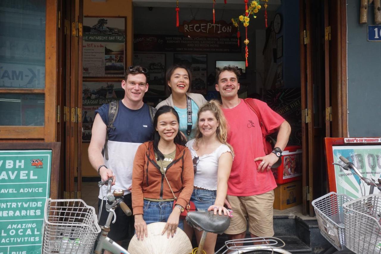 Vietnam Backpacker Hostels - Hue Buitenkant foto